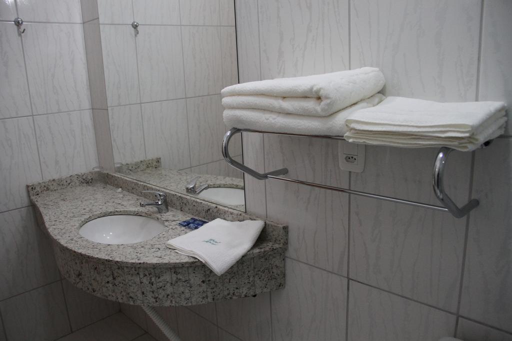 Hotel Monet Erechim Quarto foto